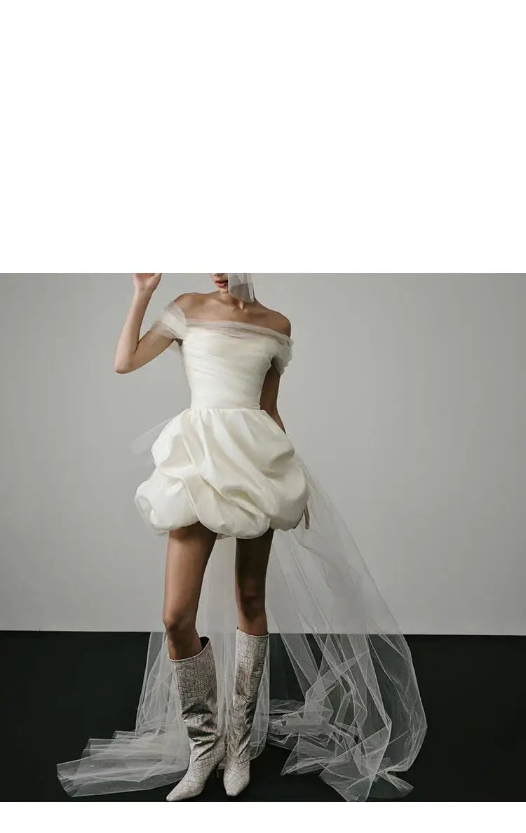 Robe Courte de Mariée Élégante