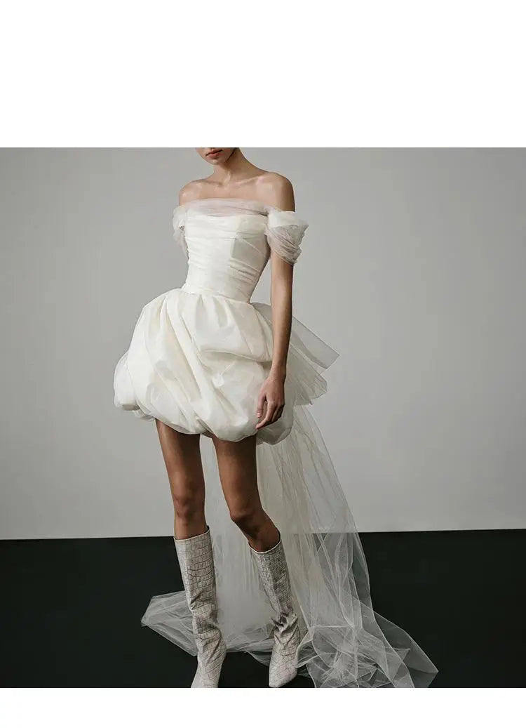 Robe Courte de Mariée Élégante