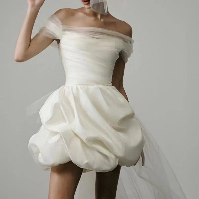 Robe Courte de Mariée Élégante