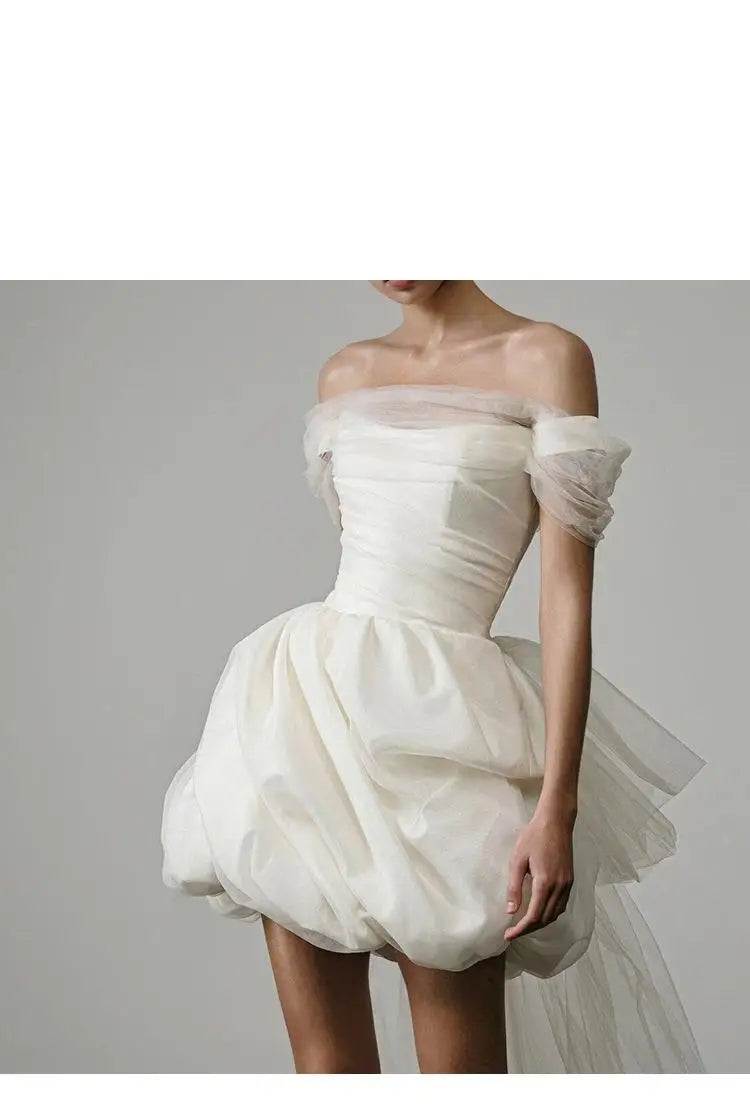 Robe Courte de Mariée Élégante