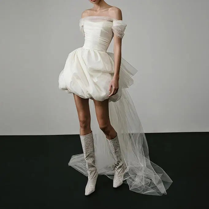 Robe Courte de Mariée Élégante